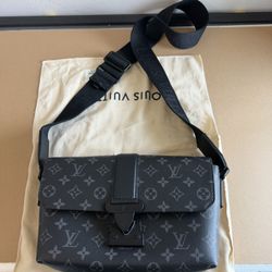 Louis Vuitton S-Cape Messenger M46794