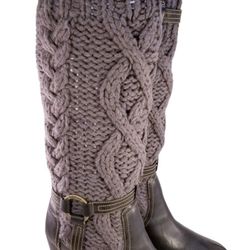 AMAZING CABLE KNIT AND LEATHER HARNESS TIMBERLAND 88310 WOMEN BOOTS SIZE 10 M

* Price Is Firm*