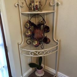 Corner Shelves