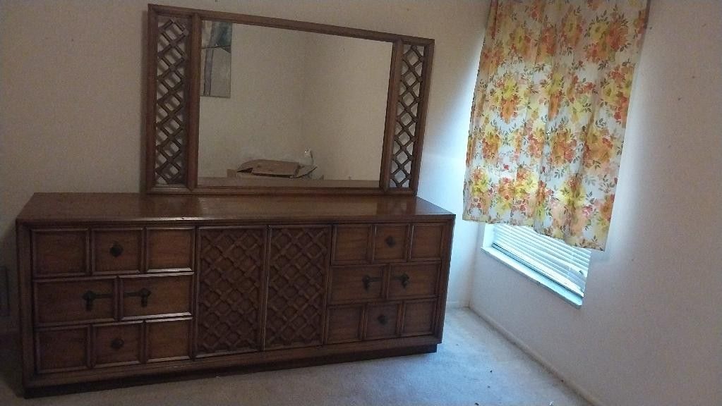 Drexel By Collage Group Antique King Sized Bedroom Suite!