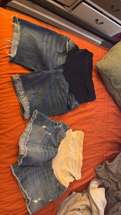 Maternity shorts