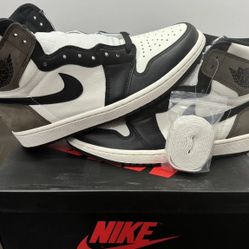 Jordan 1  Retro High Dark Mocha Size 9