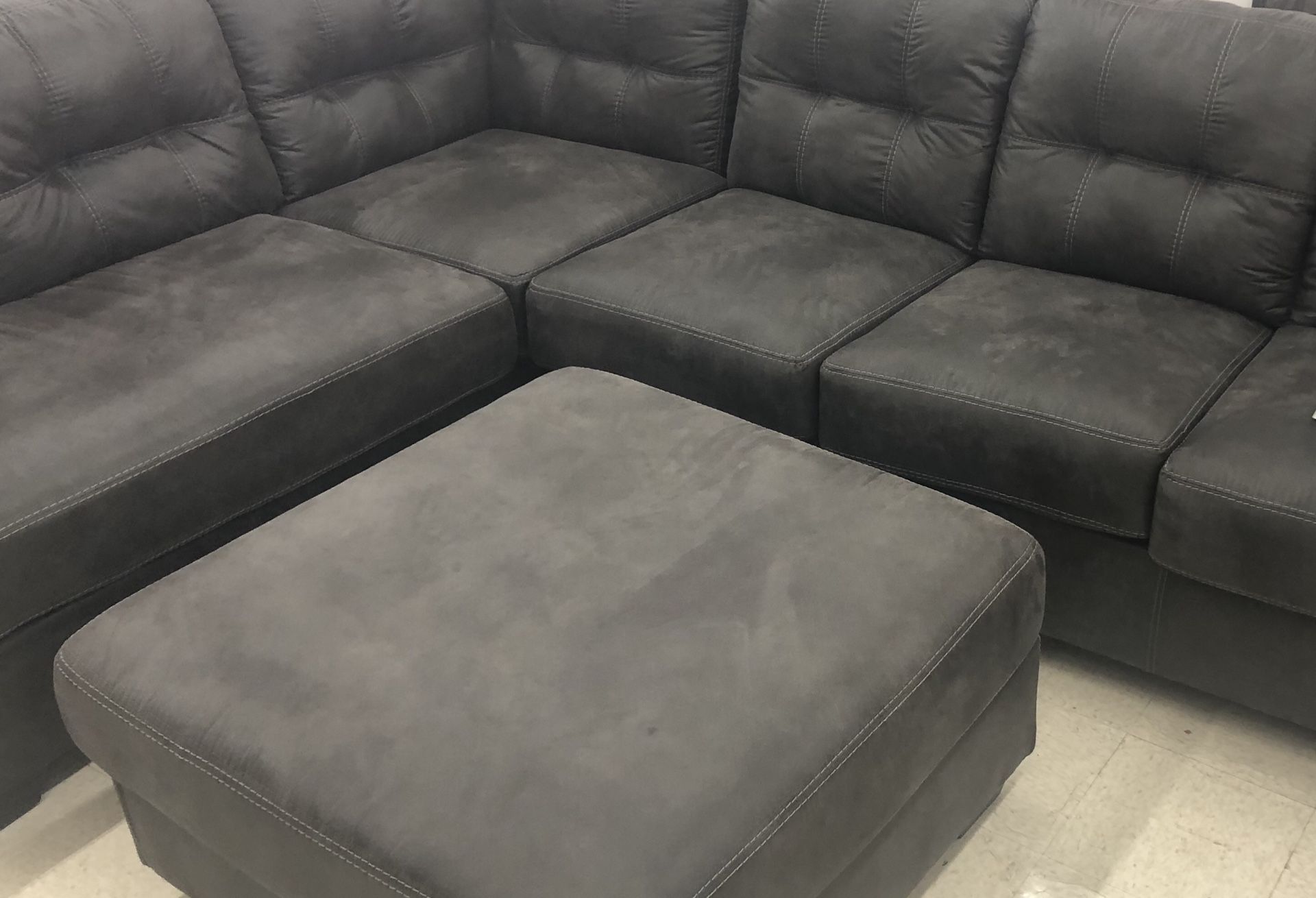Signature design by ashley 2024 fallston living room collection