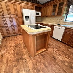 Kitchen Cabinets And Appliances 