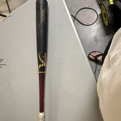 Victus Tatis Wood Bat 33oz