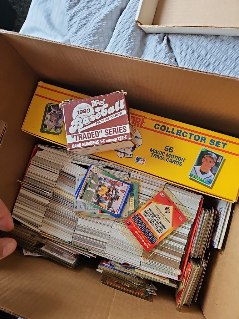 tons of old baseball cards