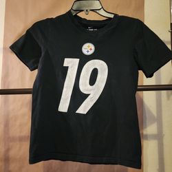 Nike Pittsburgh Steelers Number 19 Smith Schuster Strictly T Size Medium Boys Excellent Condition I Don't Think He Never Worn It