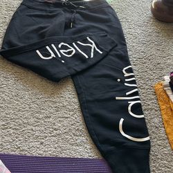 Women’s Size Medium 