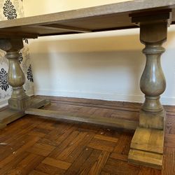 6 CHAIRS DINNING TABLE.   VERY STRONG. 