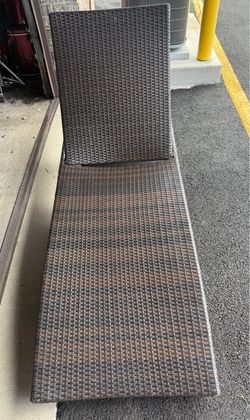 Outdoor lounge patio chair