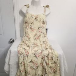 Floral yellow woman's dress size extra large perfect for Easter dress