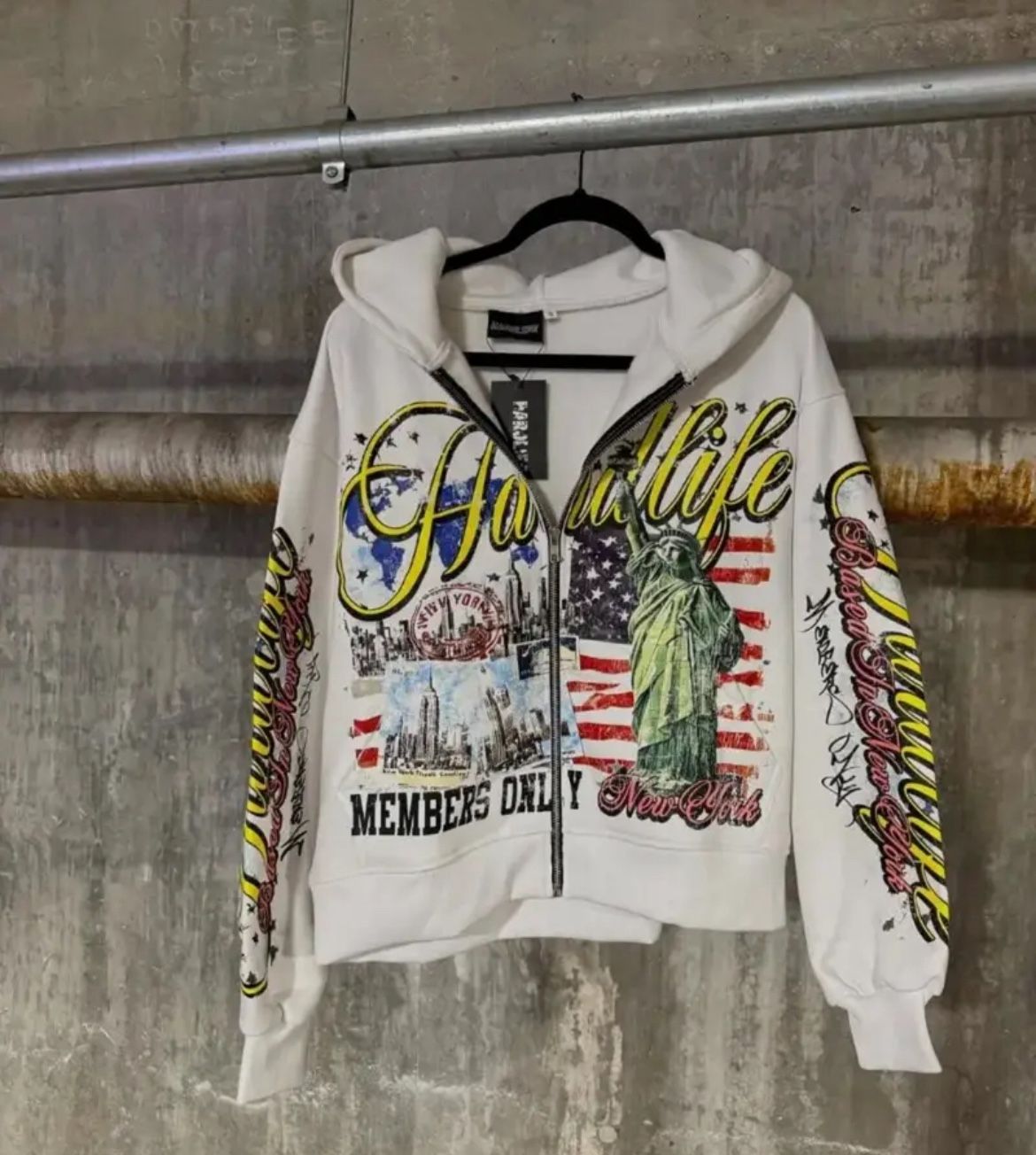 Members Only “Thug Life” Graphic Hoodie – White & Yellow – Size