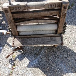 Antique Washer Ringer