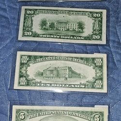 Paper Money Very Old  And Very Good Condition 