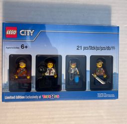 NIB LEGO City Mini Figs Toys R Us limited edition