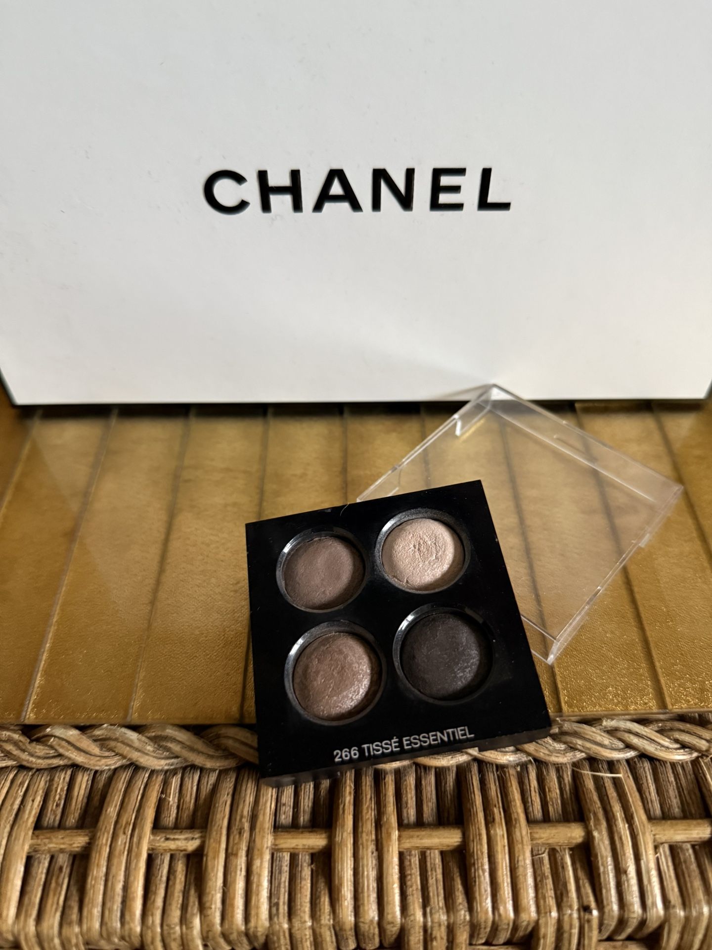 Authentic Chanel 266 Tisse Essential Quad Eyeshadow
