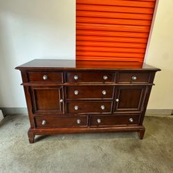 Ethan Allen Vintage  solid Wood Seven + Drawer Dresser
