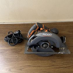 Ridgid 15 Amp 7-1/4 in. Circular Saw R3205