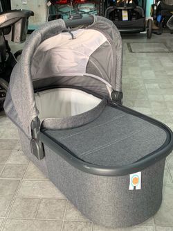 Uppababy v2 bassinet vista or Cruz carry cot