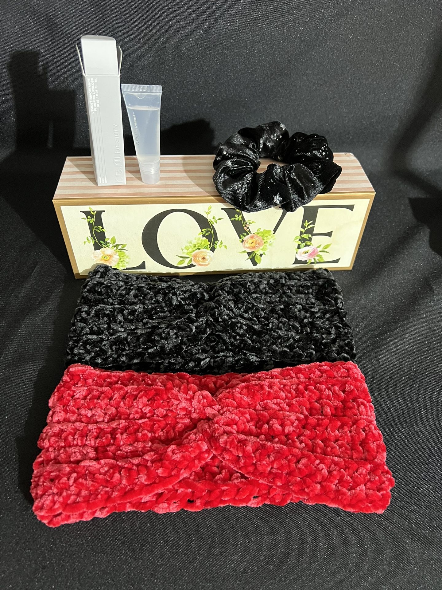 R.E.M Beauty Plumbing Clear Lip Gloss+2 Crochet Twisted Knot Velvet Soft Headbands+Makeup Pouch