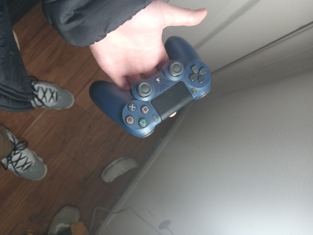 PS4 Controller