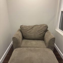 Lounge Chair And Ottoman Set 