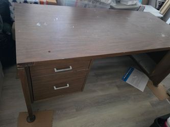 Executive/Large  Office Desk with drawers