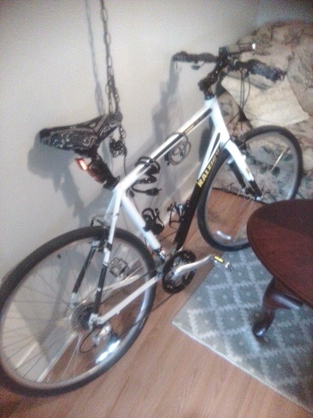 2008 RALEIGH CADENT FT1 HYBRID 9.5/10 SHAPE 60$On