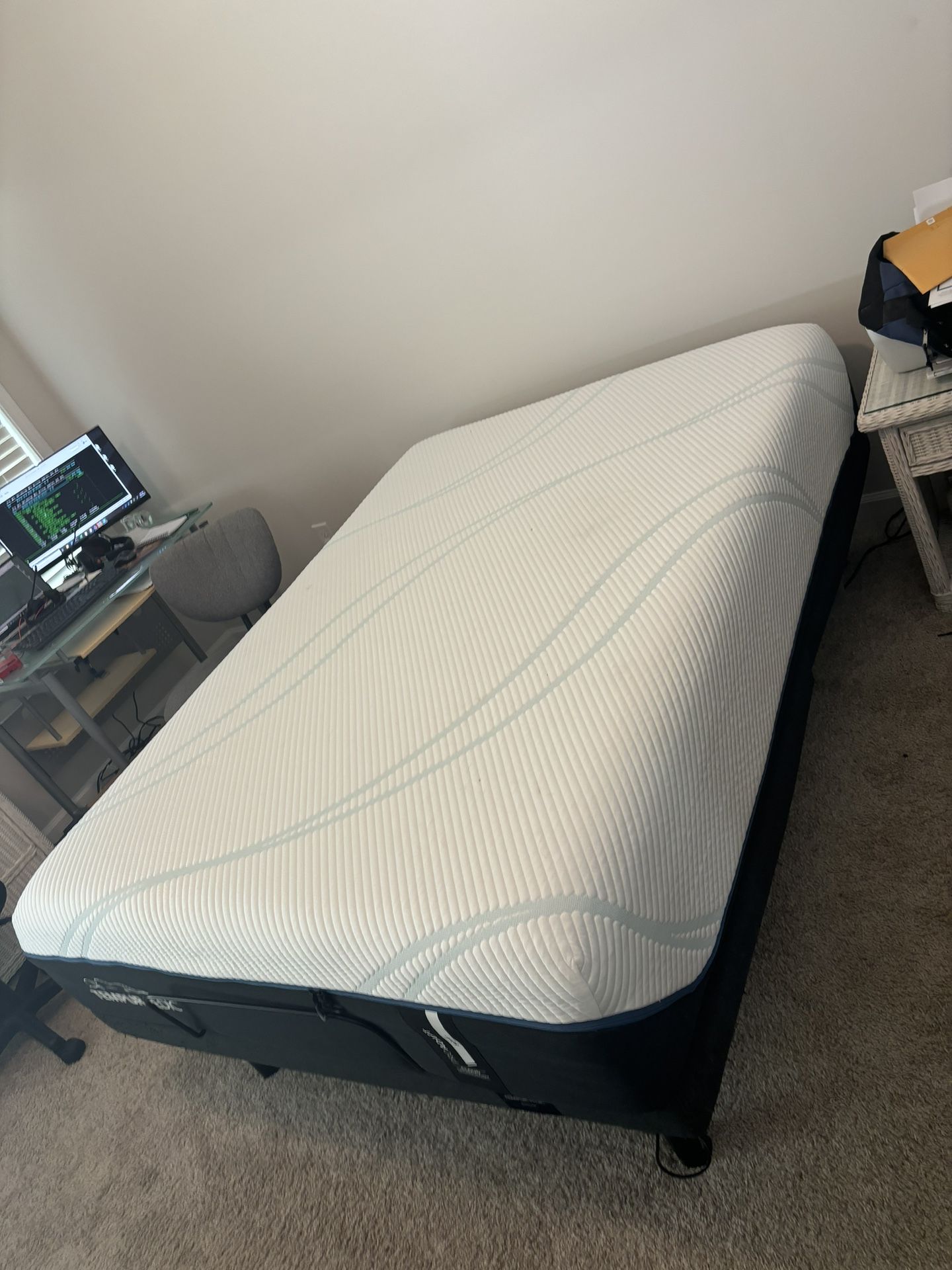 Tempur-Pedic Ergo Adjustable Base & Tempur-Pedic Soft Cloud Technology Mattress 