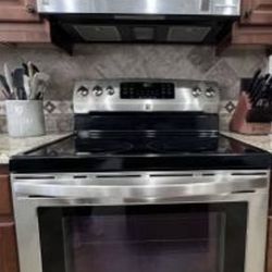 STOVE/MICROWAVE COMBO 