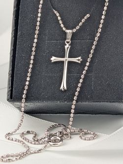 🤍✝️Cross Necklace Italian Sterling Silver 925👌✨
Stunning Dainty Beaded Chain👌