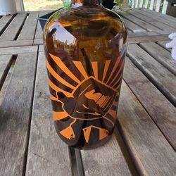 Laurelwood Brewing 32oz Growler