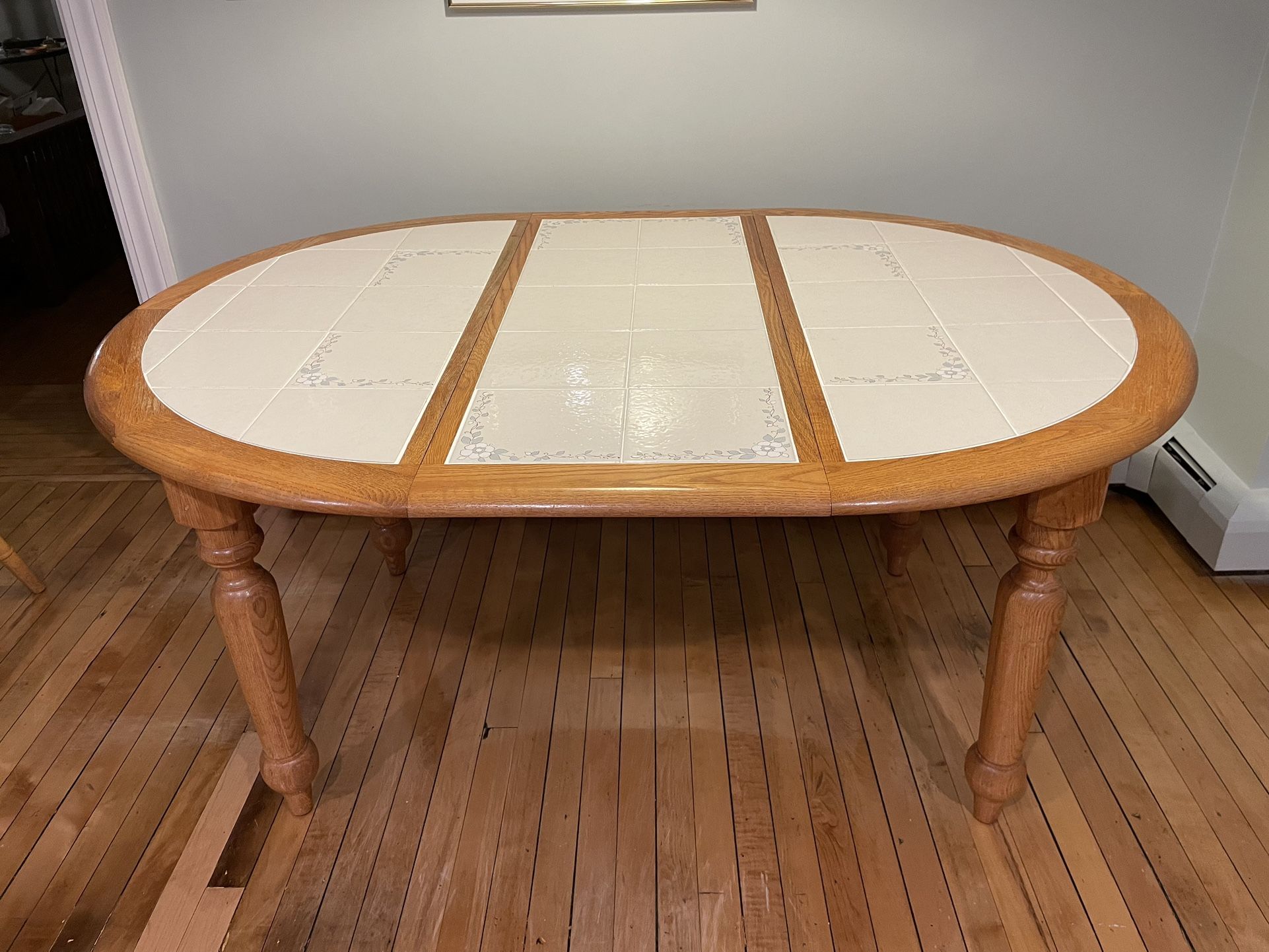 Kitchen / Dining Room Table with Tile Top and 1 Leaf (round Or Oval)