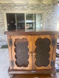 FREE Barstools, end tables and wall art