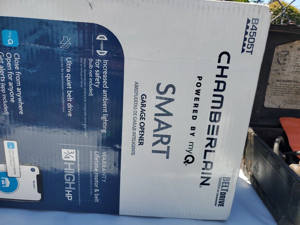 Garage Door Opener CHAMBERLAIN