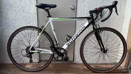 Schwinn Varsity 1200 Road Bike 16 speed