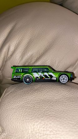 Hot Wheels (Loose) Volvo 240 Drift Wagon