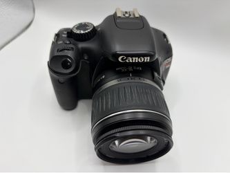 CANON T2i with Lens