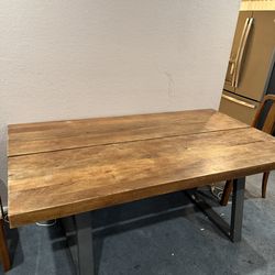 6’ Dinning Room Table