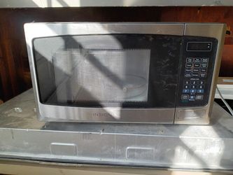Insignia Microwave New Only Use For A Week 