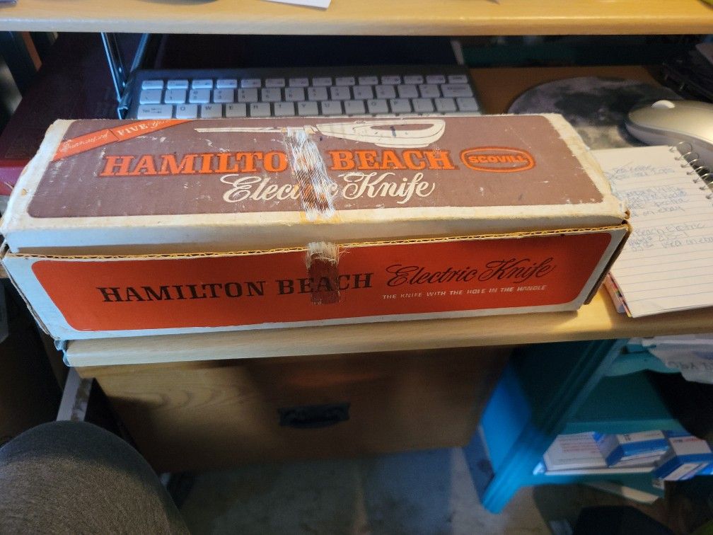Vintage 1968 Hamilton Beach Electric Knife Model 275-1