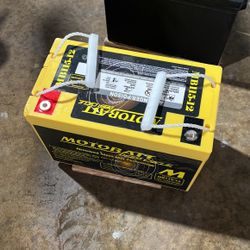 New with Damage 150ah AGM Battery
