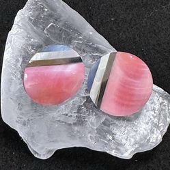 Vtg She Shells Mother Of Pearl Earrings  Pink Sea Shell Pierced