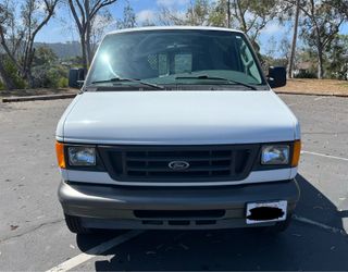 2004 Ford E-250