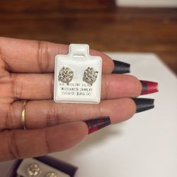 Stud Earrings (Moissanite)