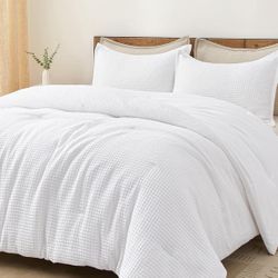 Full/Queen White Comforter