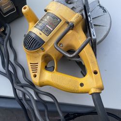 Dewalt circular saw in case three blades