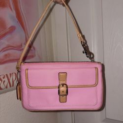 Vintage COACH Pink vintage canvas soho flap classic wristlet