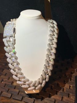 Big heavy thick iced out 22in  cuban link chain