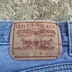 Vintage Levi’s 505 Zipper Jeans 
